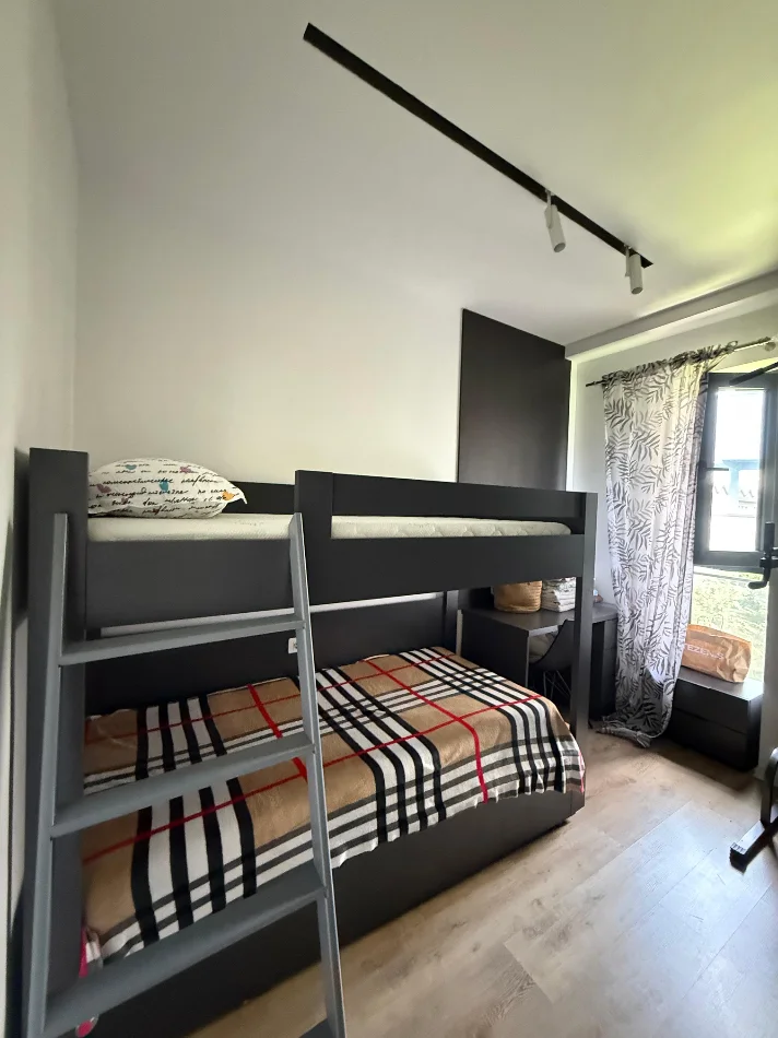 Tirane, shitet apartament 2+1 Kati 1, 104 m² 380.000 € (Rruga e Kosovareve.)