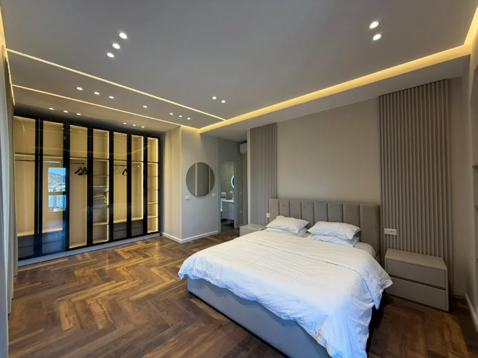 Tirane, jepet me qera apartament 2+1 Kati 13, 130 m² 1.800 € (21 Dhjetori)