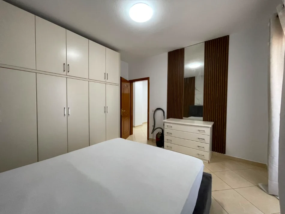 Tirane, jepet me qera apartament 2+1 Kati 4, 105 m² 650 € (Don Bosko)