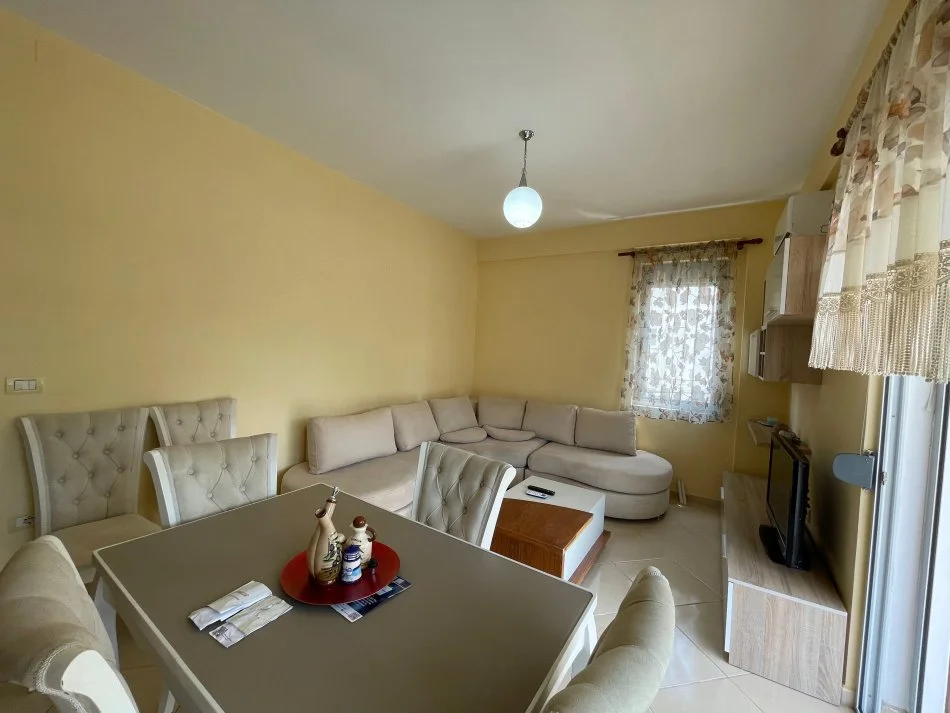 Tirane, shitet apartament 2+1+Ballkon Kati 6, 100 m² (rrethi i selites)