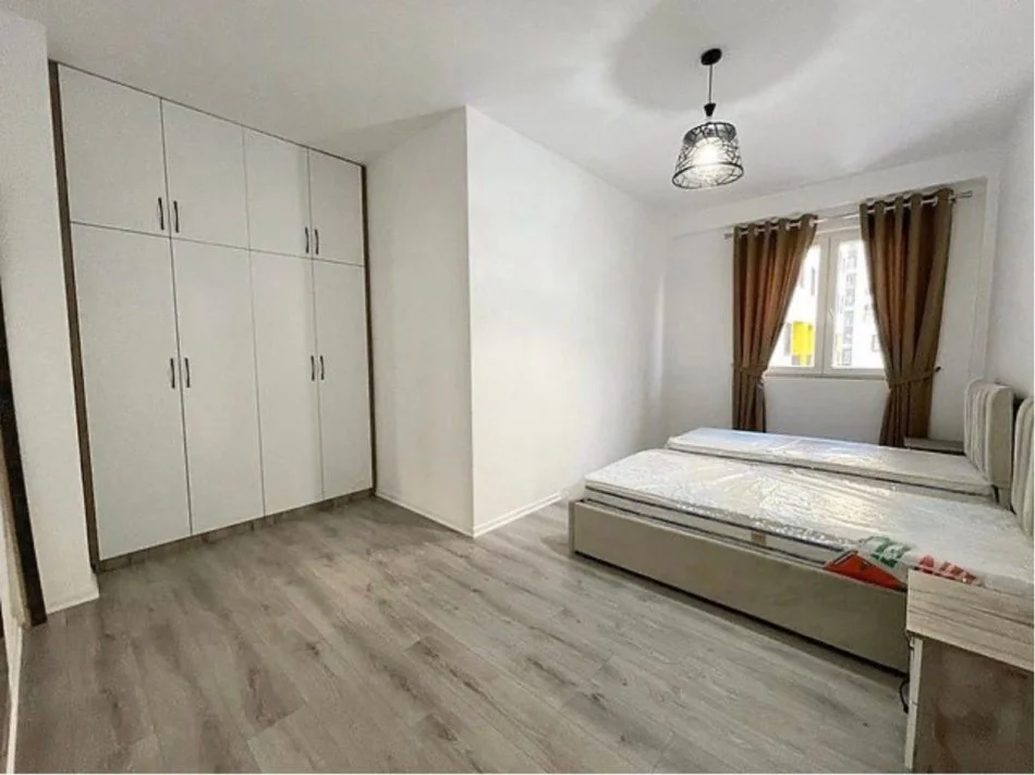 Tirane, jepet me qera apartament 2+1 Kati 4, 106 m² 550 € (Tek Grand Gallery ne Yzberisht)