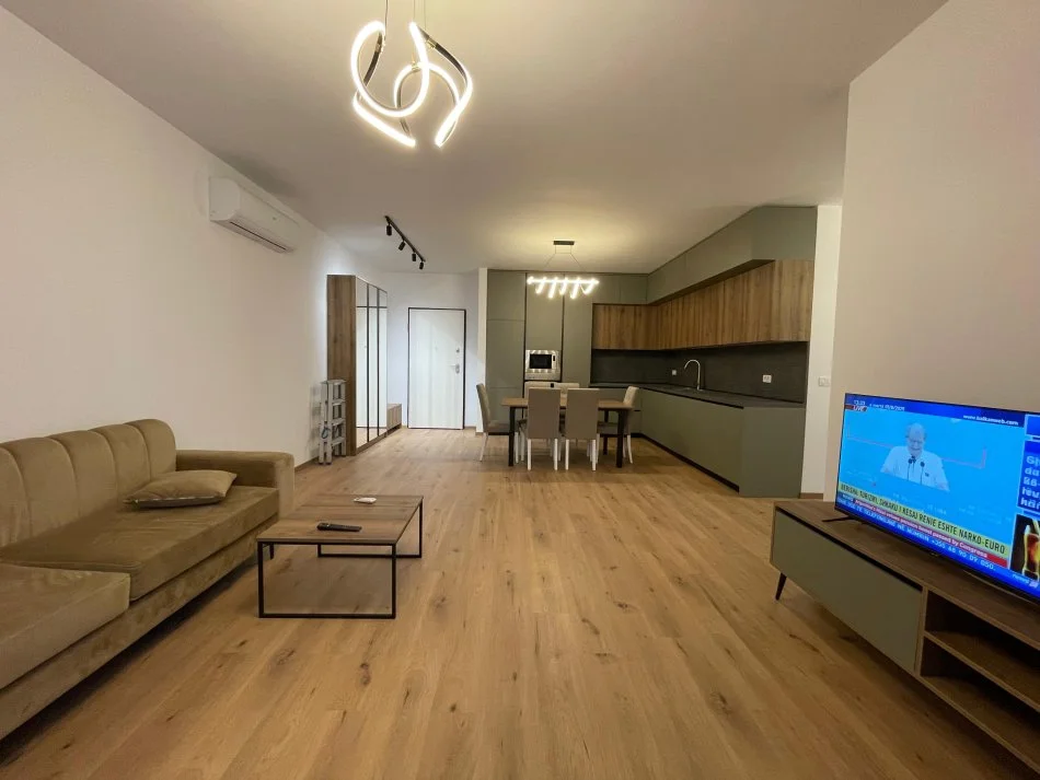 Tirane, jepet me qera apartament 3+1 , 120 m² 1.200 € 