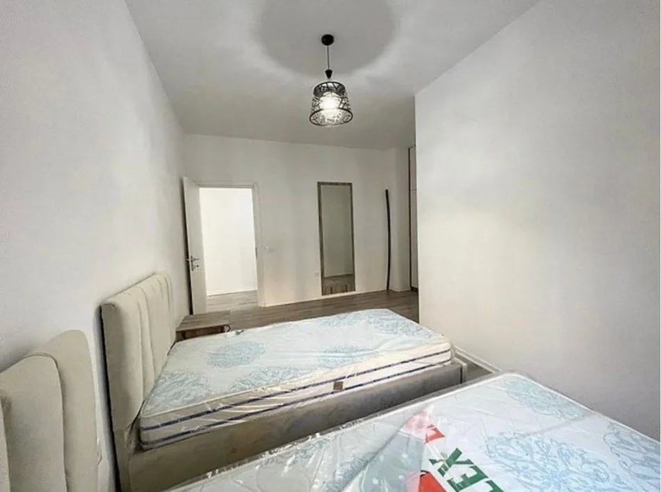 Tirane, jepet me qera apartament 2+1 Kati 4, 106 m² 550 € (Tek Grand Gallery ne Yzberisht)