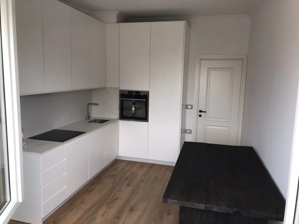 Tirane, jepet me qera apartament+verande | Penthouse 2+1 Kati 9, 200 m² 1.500 € (Blloku.)