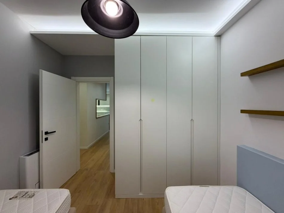 Shqiperi, jepet me qera apartament 2+1 Kati 3, 130 m² 1.050 € (Liqeni i Thate.)