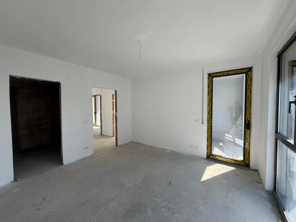 Tirane, shitet apartament 2+1 Kati 8, 118 m² 201.000 € (Casa Italia)