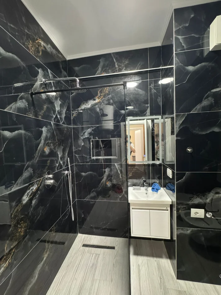 Tirane, jepet me qera apartament 1+1 Kati 3, 70 m² 500 € (Astir)