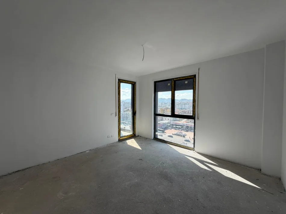 Tirane, shitet apartament 2+1 Kati 8, 118 m² 201.000 € (Casa Italia)