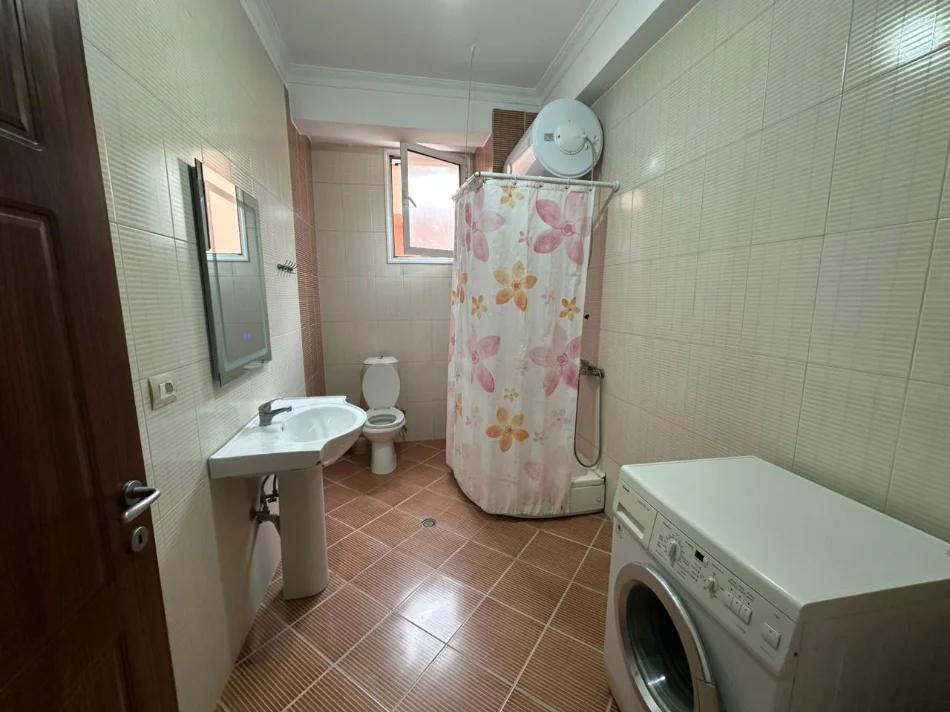 Tirane, jepet me qera apartament 2+1 Kati 2, 119 m² 420 € (Astir)