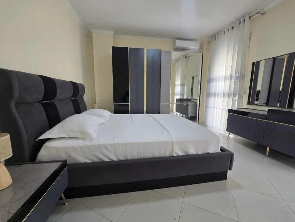 Tirane, jepet me qera apartament 2+1 Kati 5, 100 m² 850 € (Tek Prokuroria e Tiranes)