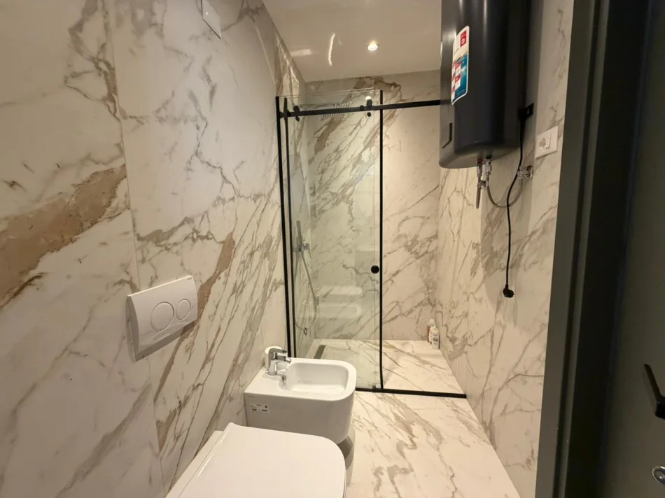 jepet me qera apartament Kati 4, 180 m² 3.000 € (Liqe)