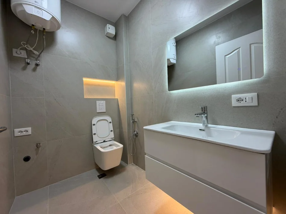 Tirane, shitet apartament 2+1 Kati 7, 108 m² 163.000 € (Astir)