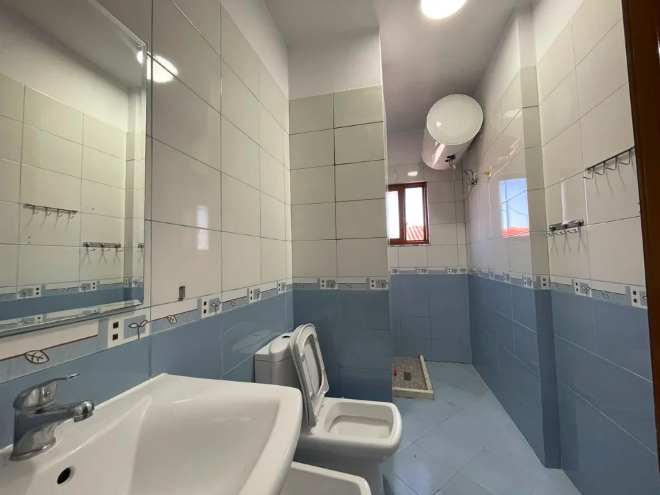 Tirane, jepet me qera apartament 2+1 Kati 4, 105 m² 650 € (Don Bosko)
