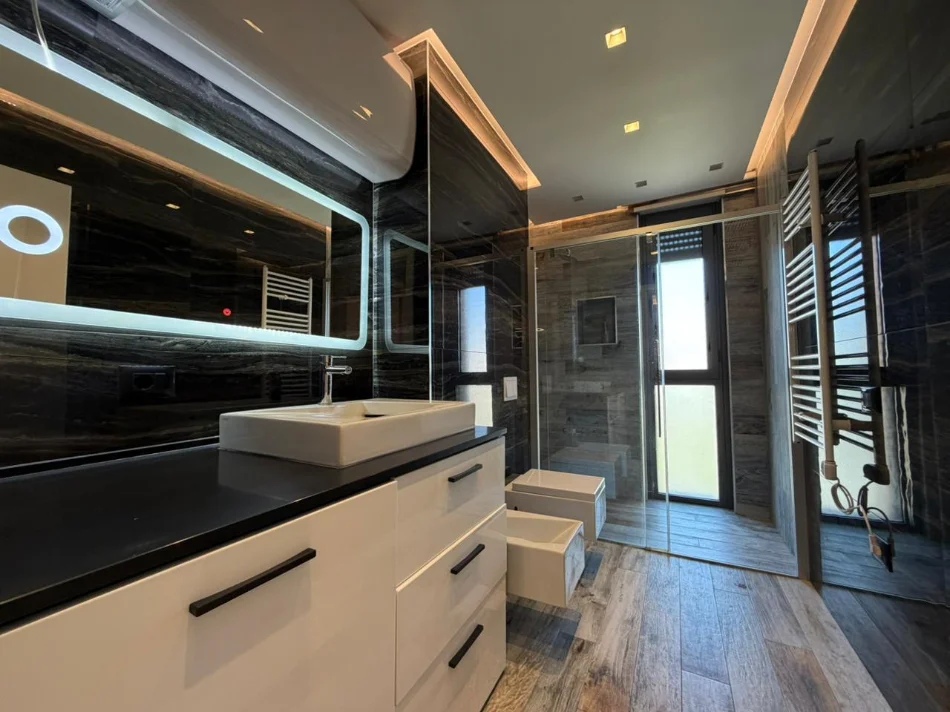 Tirane, shitet apartament 2+1 Kati 3, 105 m² 300.000 € (Don Bosko)