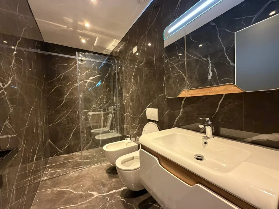 jepet me qera apartament Kati 4, 180 m² 3.000 € (Liqe)