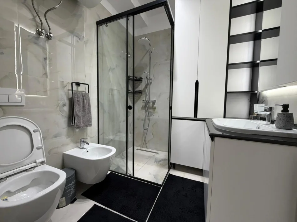 Tirane, jepet me qera apartament 2+1 Kati 4, 103 m² 1.100 € (Kodra e Diellit)