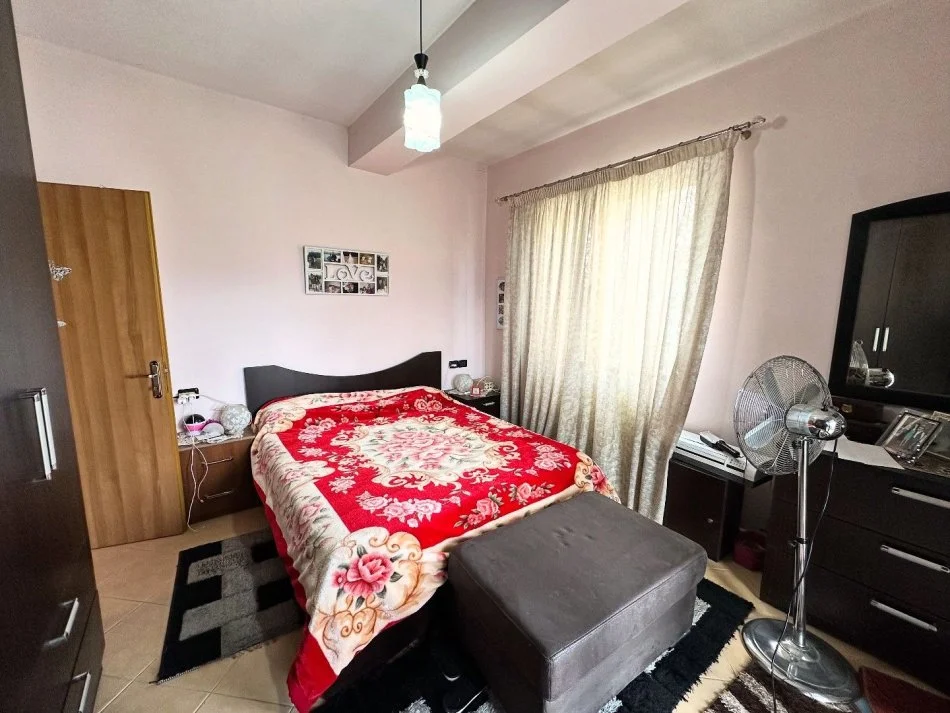 Tirane, jepet me qera apartament 2+1 Kati 5, 100 m² 490 € (Prane Nela 6)