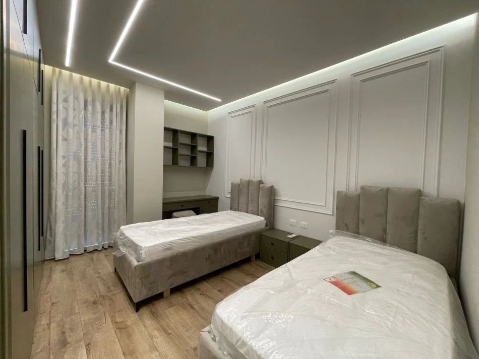 Tirane, Liste me oferta apartament 2+1 Kati 5, 116 m² (LIQENI I THATE)