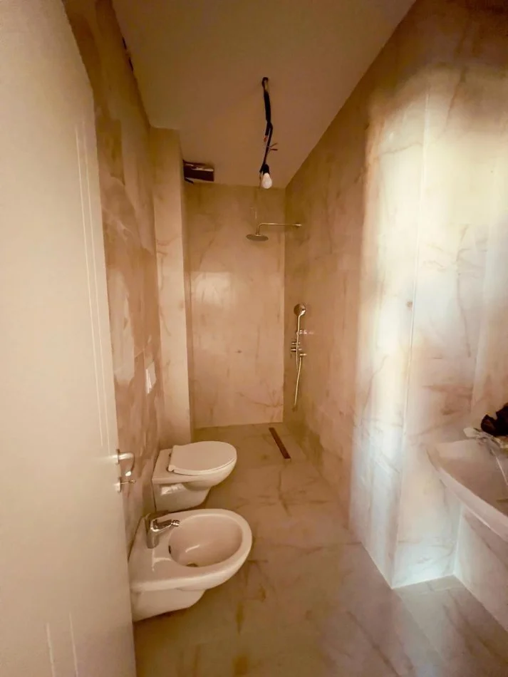 Tirane, Liste me oferta 3+1+Ballkon Kati 0, 115 m² (Rruga e Kavajes)