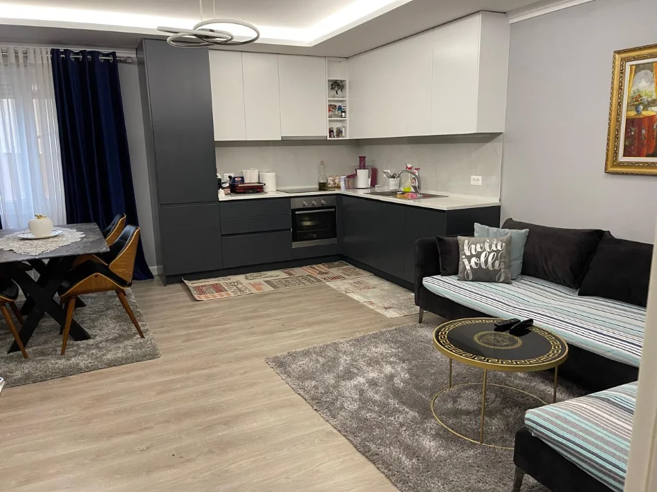 Tirane, shitet apartament 3+1 Kati 3, 123 m² 263.000 € (Brryli)