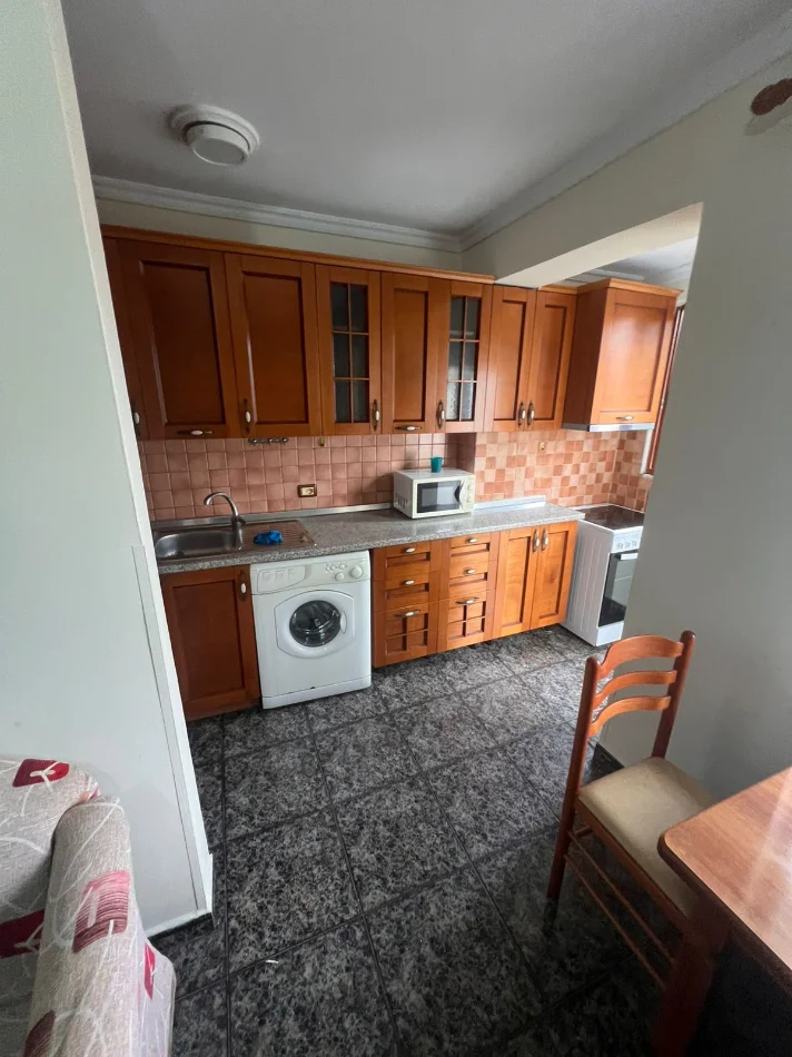 Tirane, shitet apartament 1+1 Kati 4, 52 m² 117.000 € (Ish-Parku i Autobusave)
