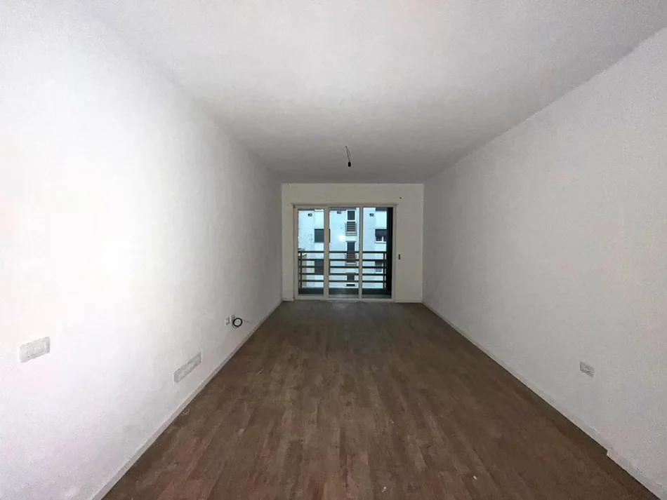 Tirane, shitet apartament 1+1 Kati 3, 82 m² 135.000 € (Laprake)