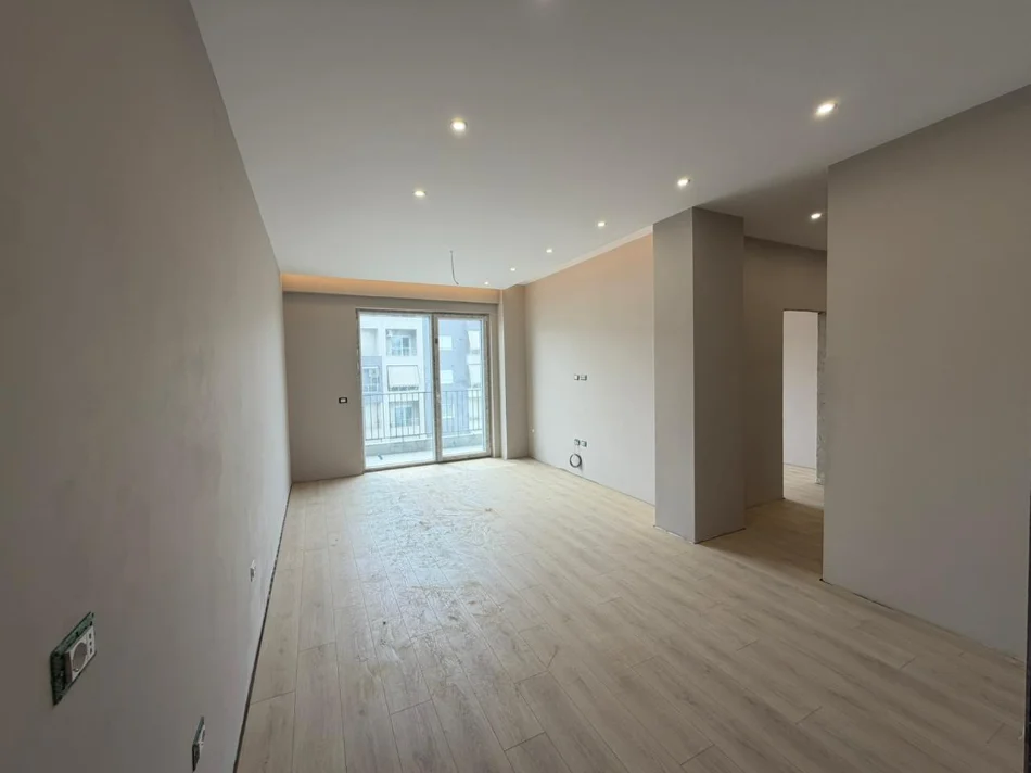 Tirane, jepet me qera apartament 2+1 Kati 7, 86 m² 800 € (Komuna e Parisit)