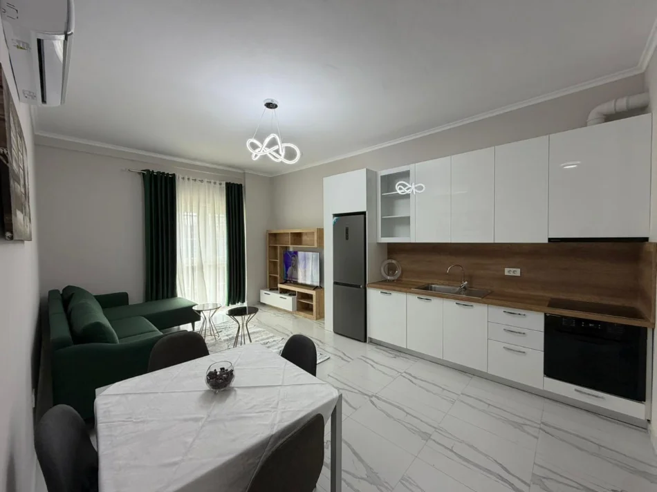 Tirane, jepet me qera apartament 1+1 Kati 2, 67 m² 500 € (Sauk)