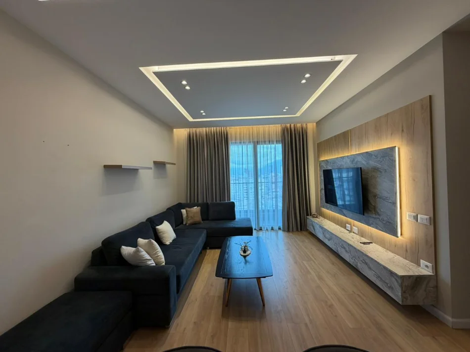 Tirane, jepet me qera apartament 2+1 Kati 9, 110 m² 1.000 € (Komuna e Parisit.)