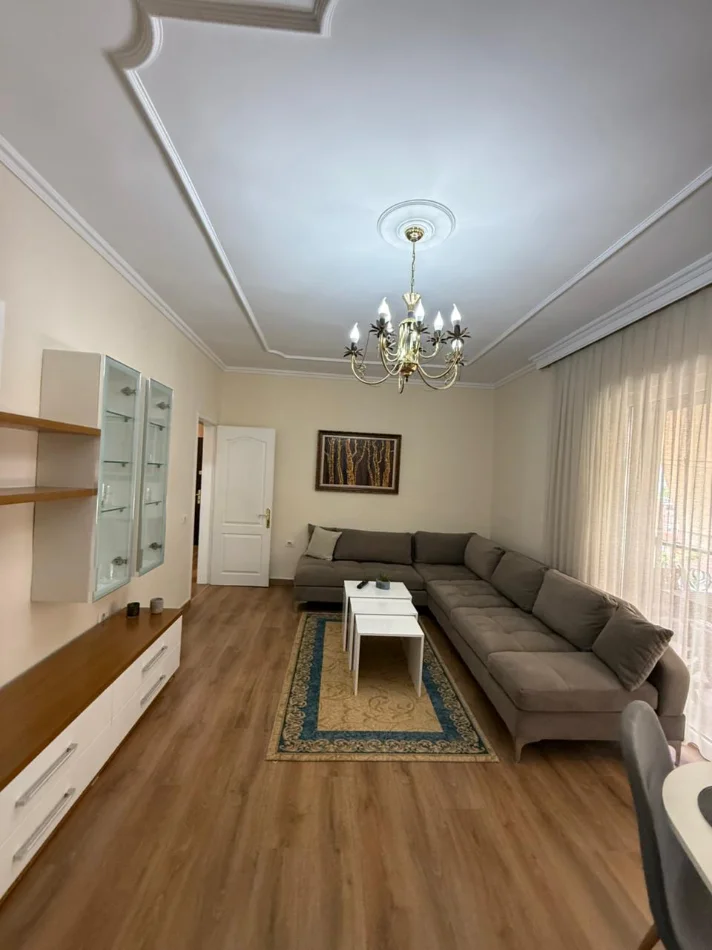 Tirane, jepet me qera apartament 2+1 Kati 4, 90 m² 1.200 € (Pazari i Ri.)