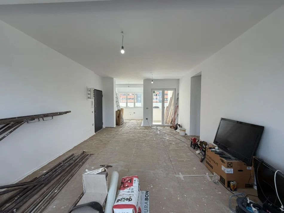 Tirane, jepet me qera apartament 3+1 Kati 2, 131 m² 800 € (Astiri)