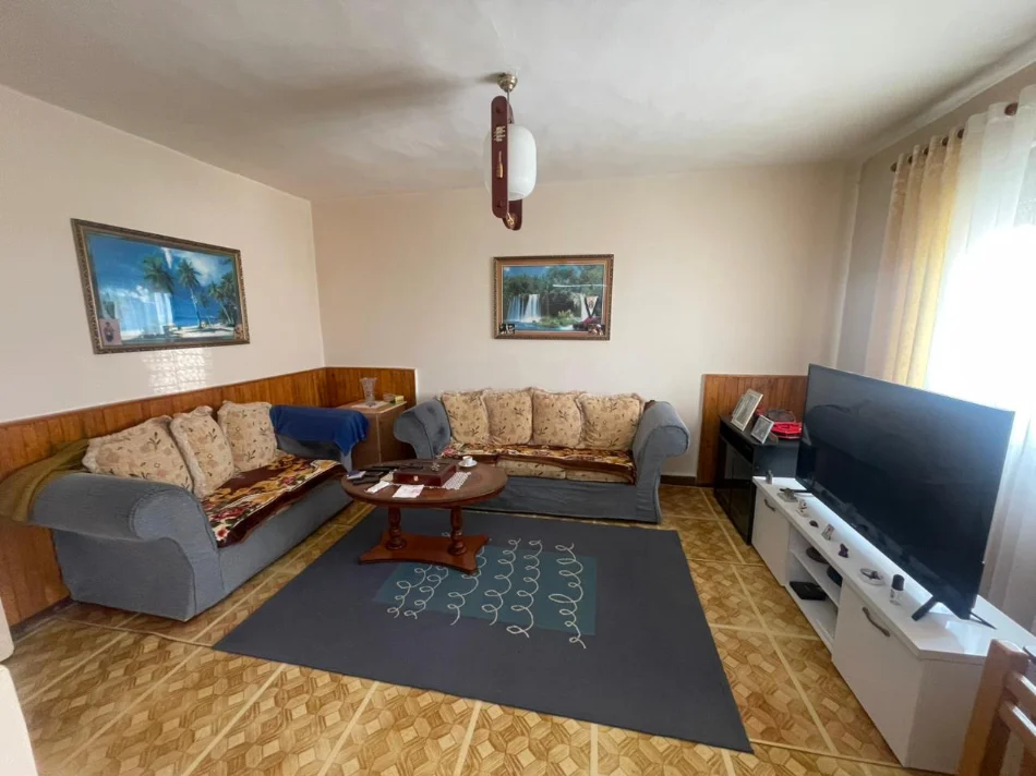 Tirane, jepet me qera apartament 2+1 Kati 3, 73 m² 130.000 € (Ali Demi)