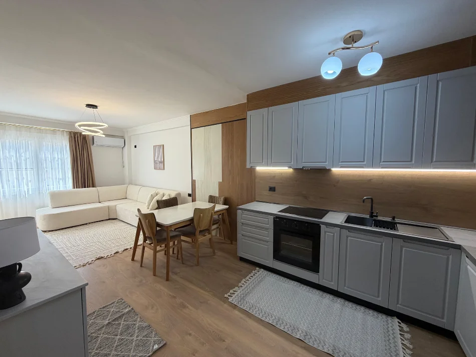 Tirane, shitet apartament 1+1 Kati 3, 67 m² 121.000 € (Astiri)