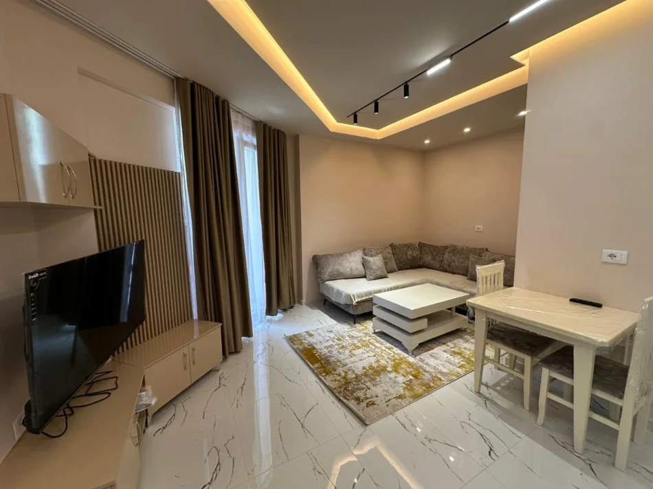 Tirane, jepet me qera apartament 1+1 Kati 2, 60 m² 450 € (Rruga e Dibres.)