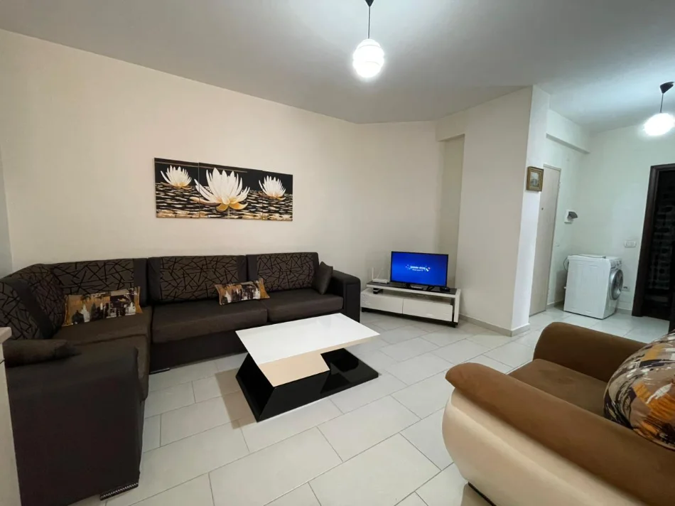 Tirane, jepet me qera apartament 2+1 Kati 2, 90 m² 500 € (Liqeni i Thate)