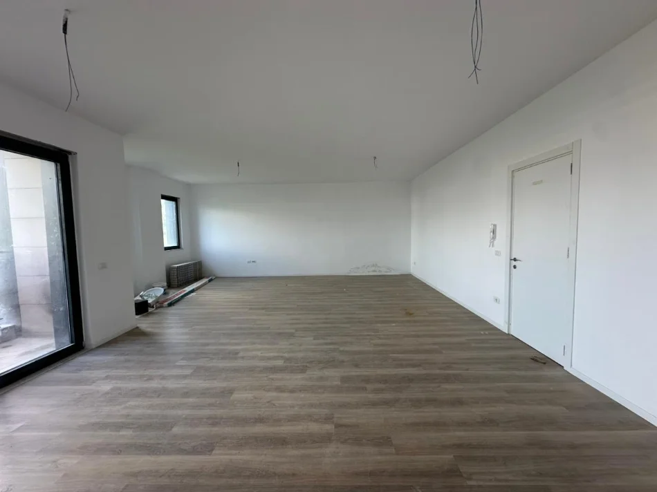Tirane, shitet apartament 2+1 Kati 3, 143 m² 358.000 € (Liqeni i Thate)