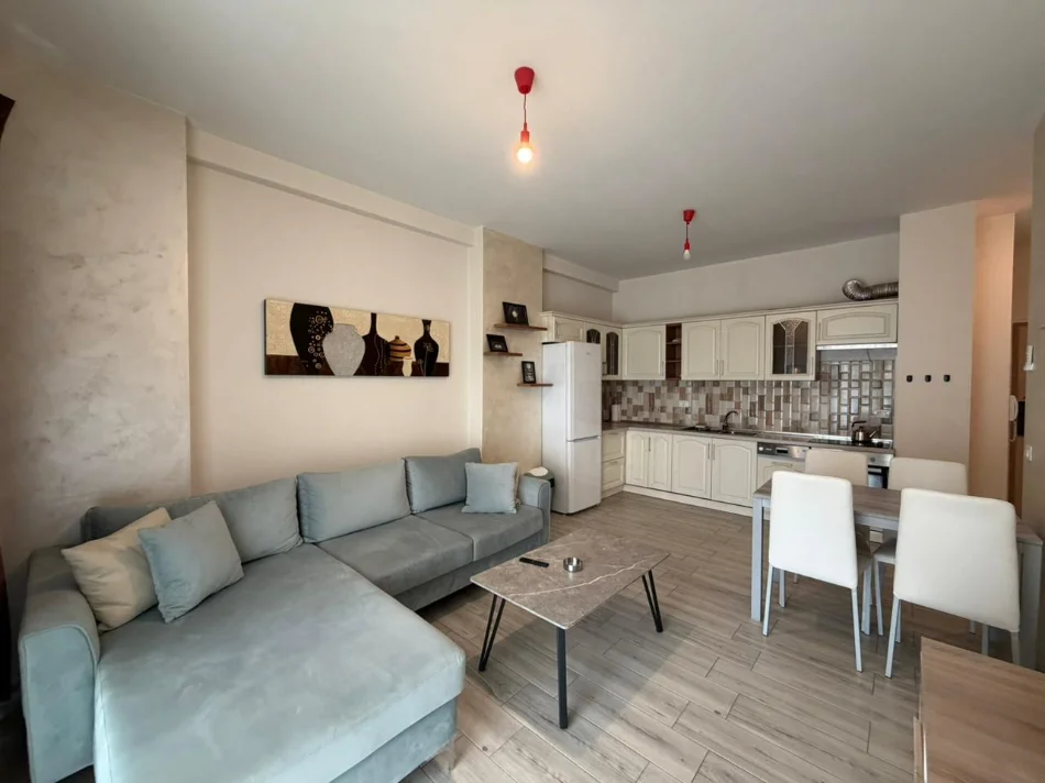 Tirane, jepet me qera apartament 2+1 Kati 2, 100 m² (Komuna e Parisit)