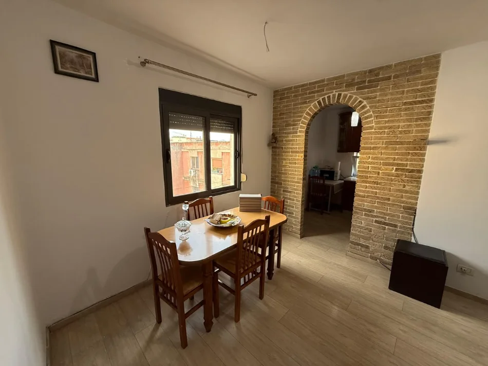 Tirane, shitet apartament 2+1 Kati 5, 82 m² 139.000 € (Brryli)