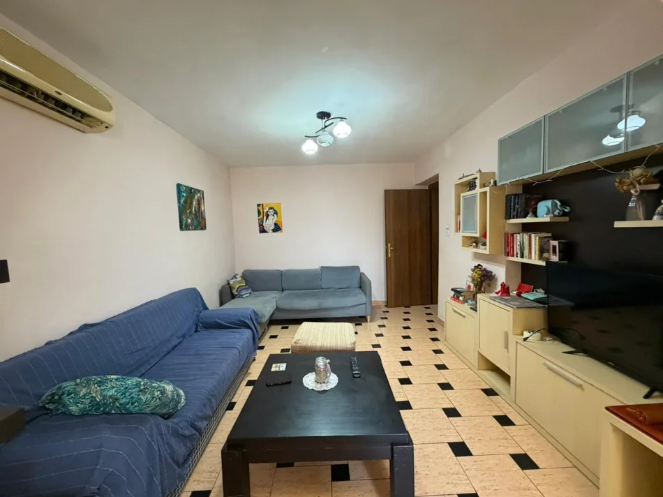 Tirane, shitet apartament 2+1 Kati 2, 77 m² 140.000 € (Oxhaku)