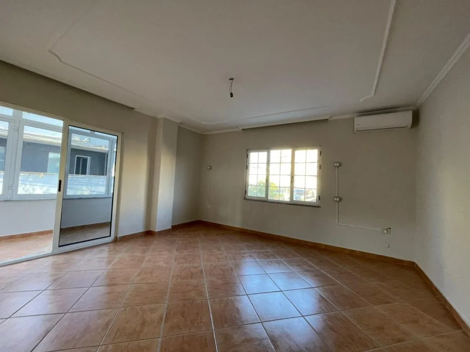 Tirane, jepet me qera zyre Kati 4, 178 m² 1.700 € (tek Sheshi Willson)