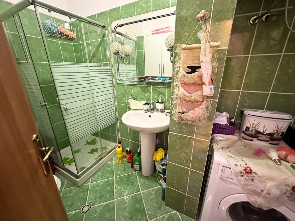 Tirane, jepet me qera apartament 2+1 Kati 5, 100 m² 490 € (Prane Nela 6)