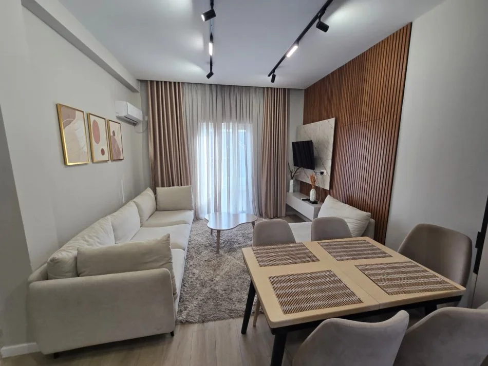 Tirane, jepet me qera apartament 2+1 Kati 3, 110 m² 700 € (Porcelani.)