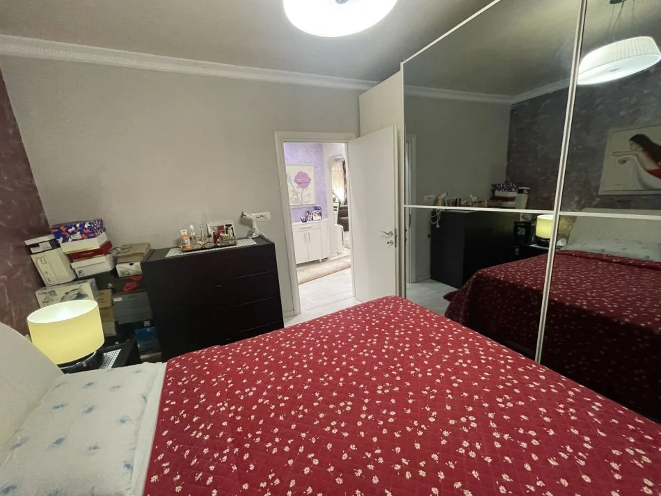 Tirane, jepet me qera apartament 2+1 Kati 3, 95 m² 550 € (Tek Pedriatia.)