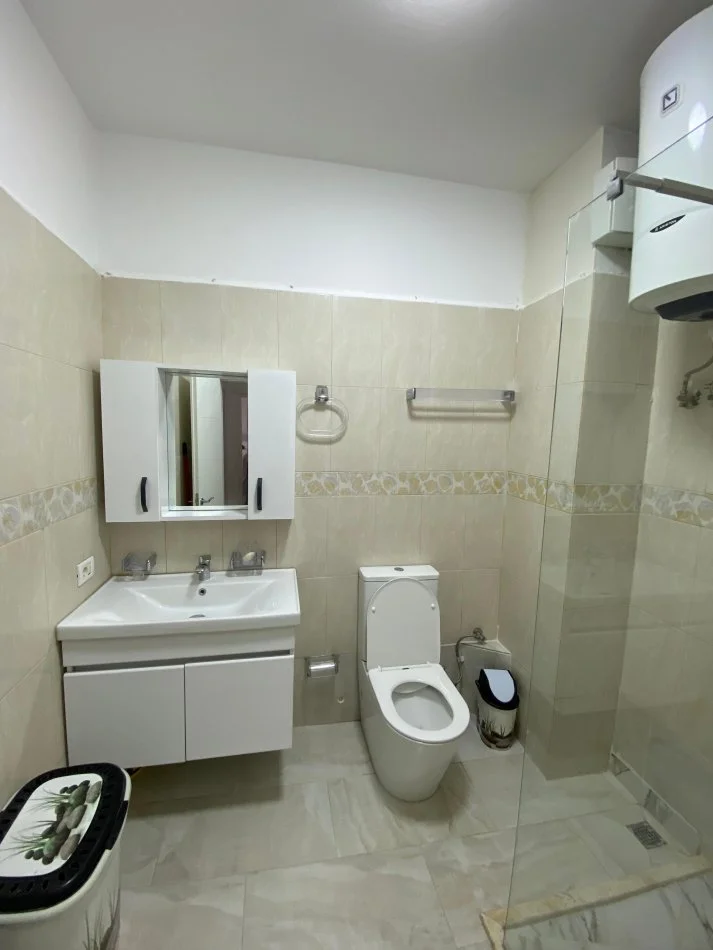 Tirane, jepet me qera apartament 1+1 Kati 9, 80 m² 550 € (ne Porcelan.)
