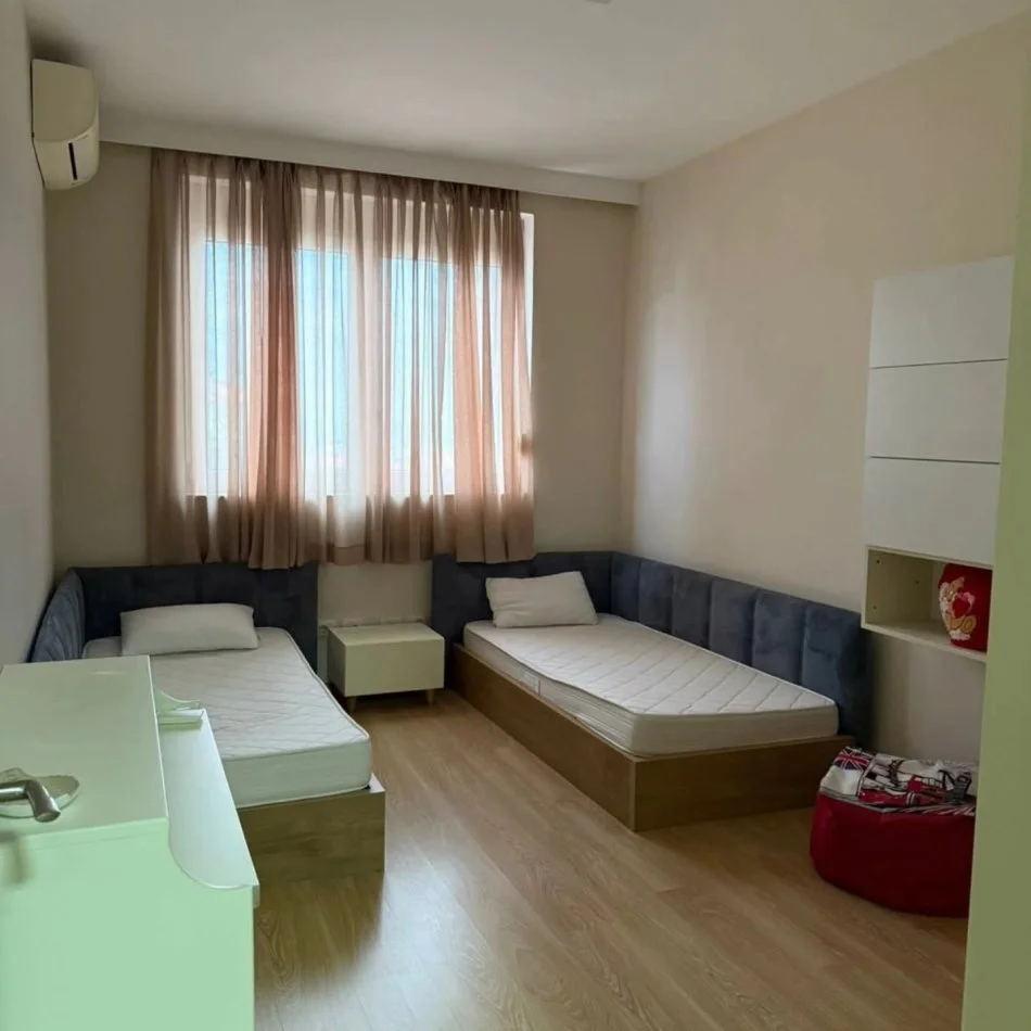 Tirane, jepet me qera apartament duplex 3+1 Kati 0, 150 m² 1.000 € (Kodra e Diellit 1)
