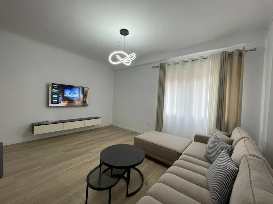 Tirane, jepet me qera apartament 2+1 Kati 3, 90 m² 800 € (Kodra e Diellit)