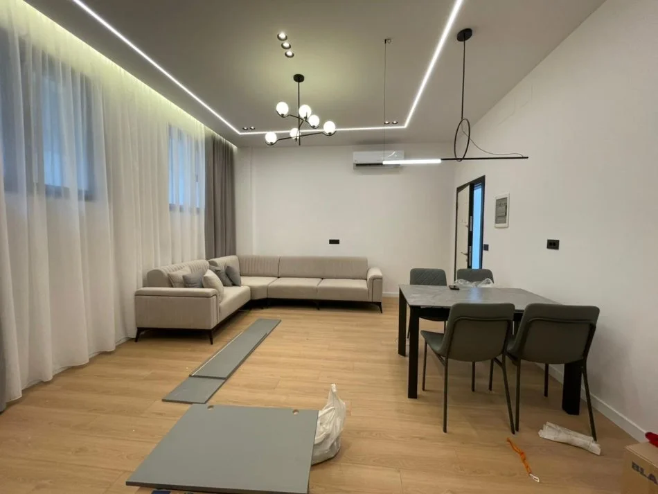 Tirane, jepet me qera apartament 1+1 Kati 3, 80 m² 800 € (Kodra e Diellit)