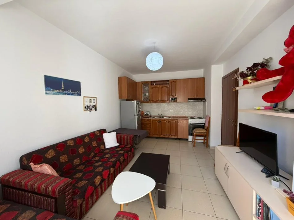 Tirane, shitet apartament 1+1 Kati 6, 67 m² 98.000 € (Prane Hotel Roland ne Astir.)