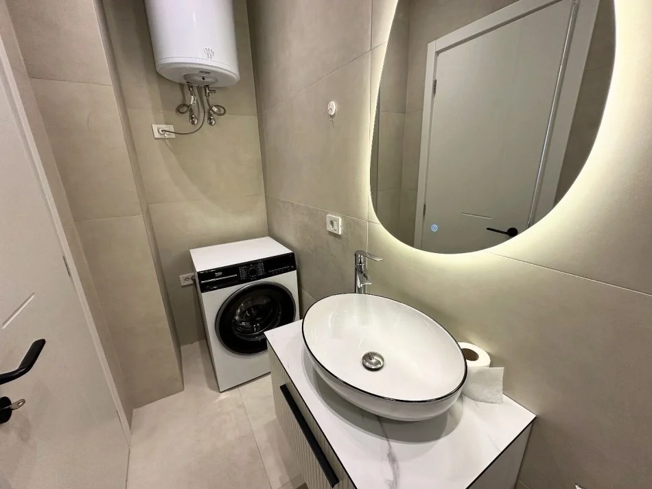 Tirane, jepet me qera apartament 1+1 Kati 4, 55 m² 600 € (ne Don Bosko.)