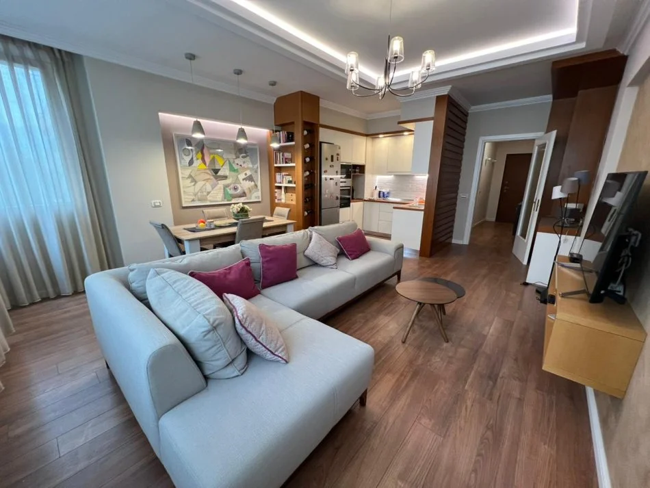 Tirane, jepet me qera apartament 2+1 Kati 3, 110 m² 900 € (Liqeni i Thate.)